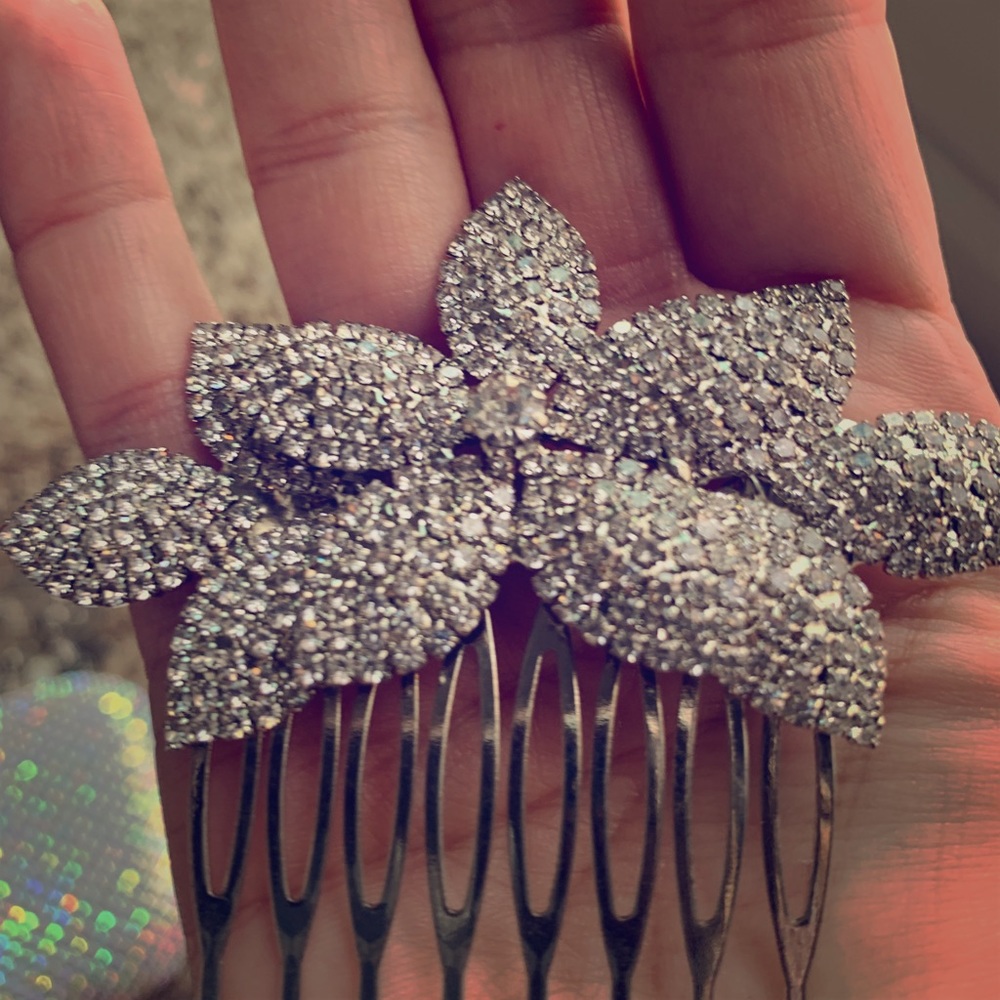 Gorgeous bridal comb worn once!